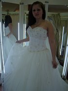 Zdjęcia z przymiarki sukni ślubnej firmy Annais Bridal